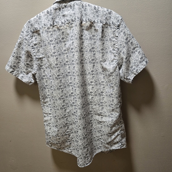 Report  Casual Button Down Shirt With Palm Trees Size M - Picture 4 of 9